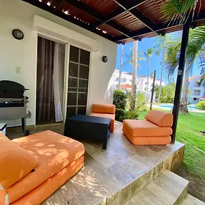 Madonna Pool Corales Apartamento